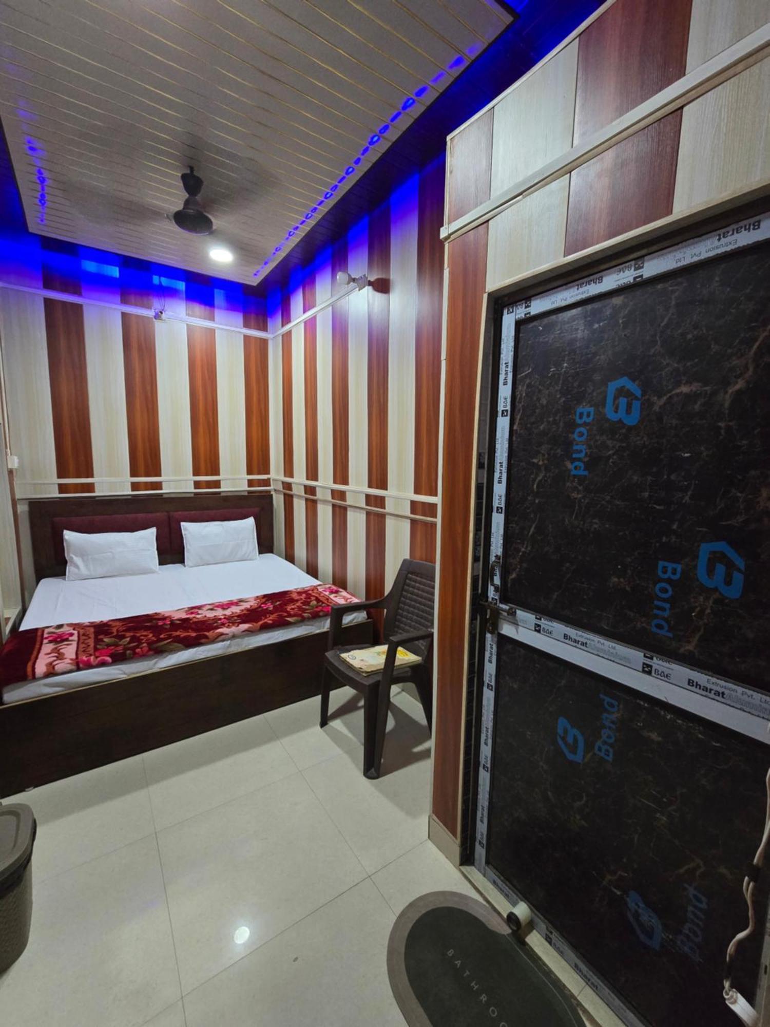 Ramlala Paying Guest House Stay Just 100M From Saryu Ghat, Ayodhya 外观 照片