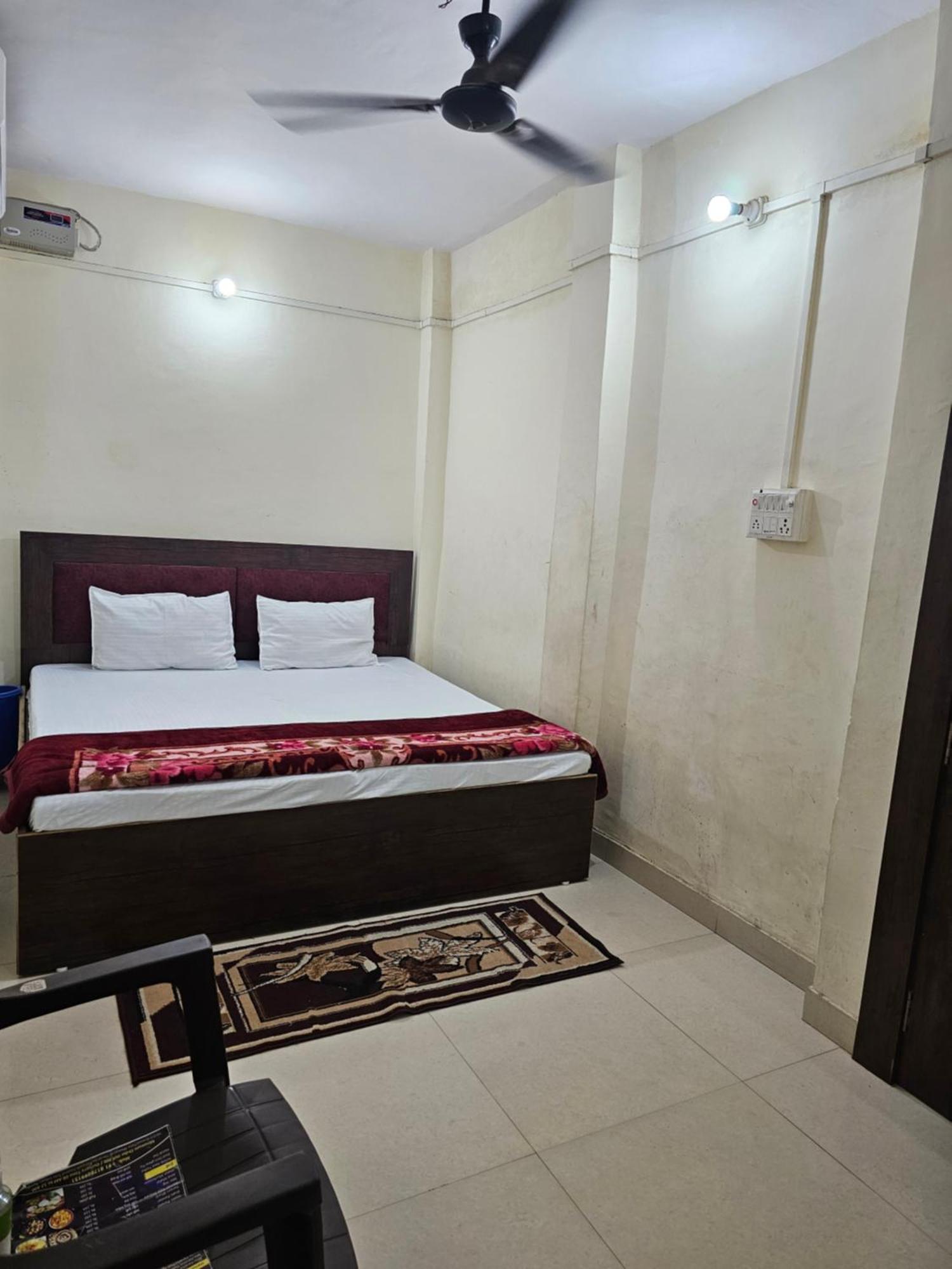 Ramlala Paying Guest House Stay Just 100M From Saryu Ghat, Ayodhya 外观 照片